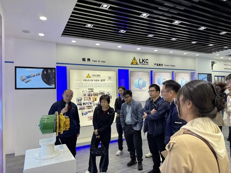第七屆工程機械行業標準化工（gōng）作會（huì）議暨2024年中（zhōng）國工程機（jī）械工業（yè）協會標準化工作委員會年會7.jpg